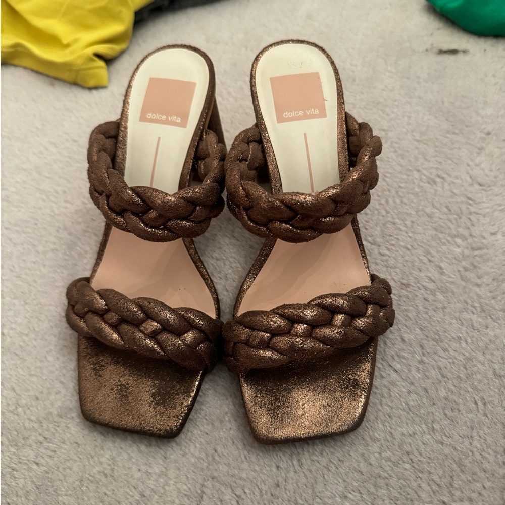 Dolce vita heels!